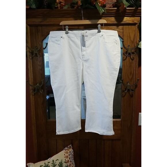 Lane Bryant White Pedal Pusher Capri Pants Women 22 MidRise 5 Pocket Stretch NEW - Picture 2 of 10